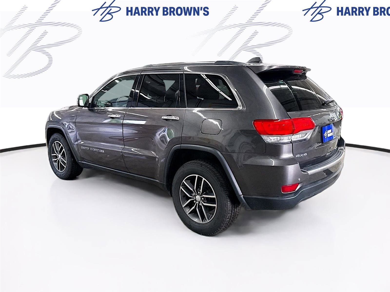 Used 2018 Jeep Grand Cherokee Limited AWD/4WD image 2