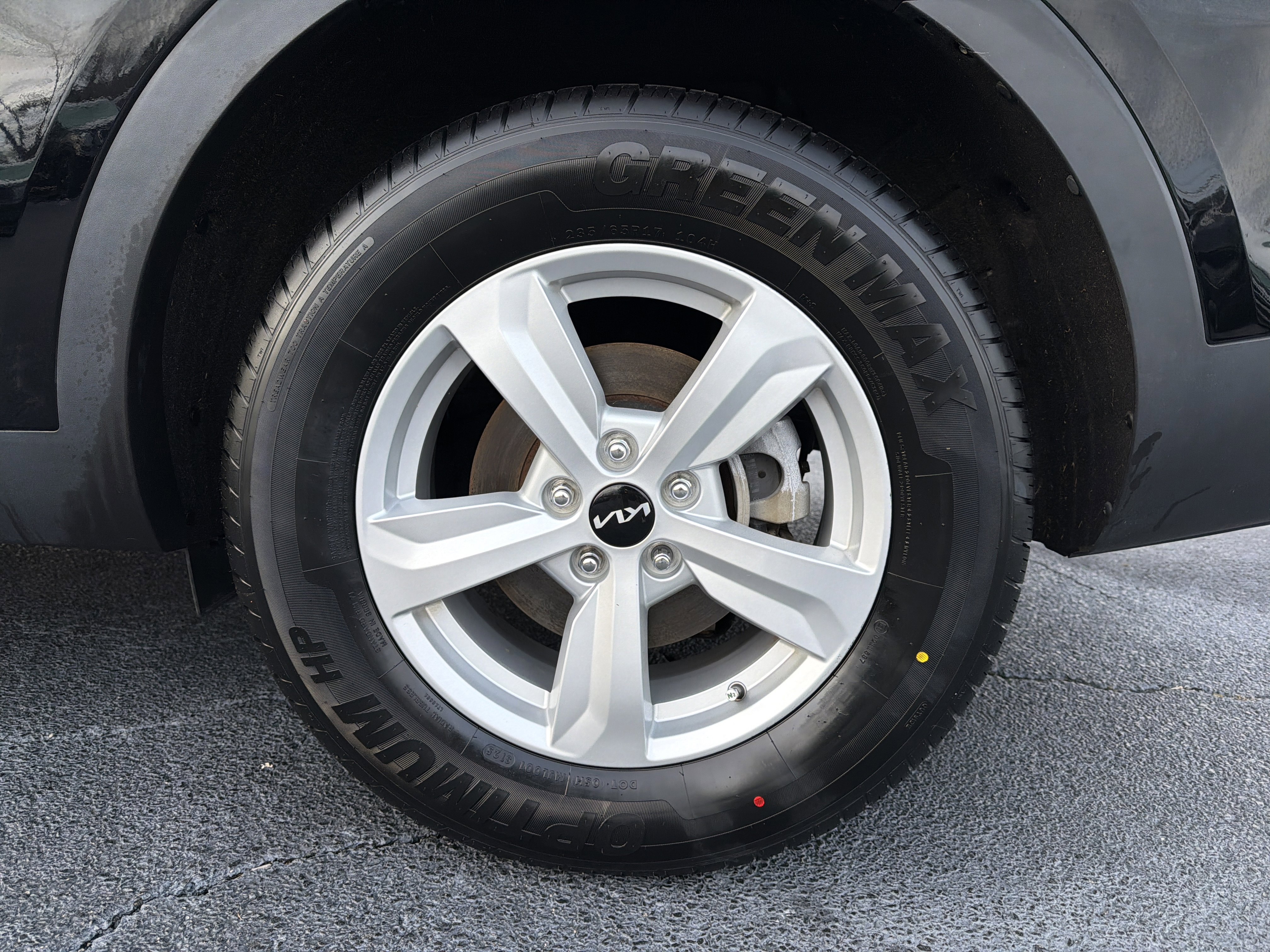 Used 2023 Kia Sorento LX image 19