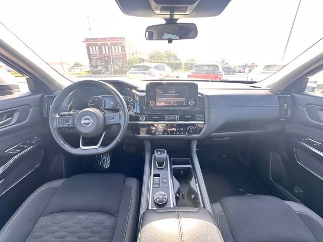 Certified 2022 Nissan Pathfinder SV w/ SV Premium Package image 32