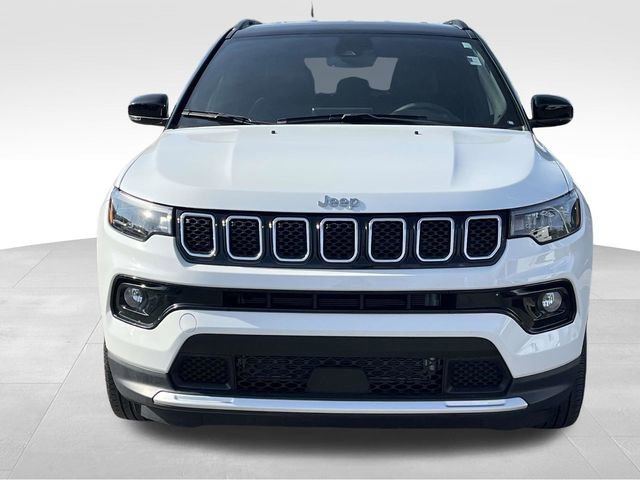 Used 2023 Jeep Compass Limited image 2