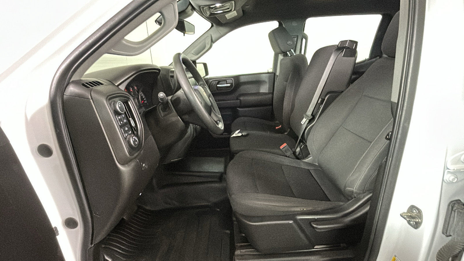 Used 2022 Chevrolet Silverado 1500 W/T w/ Trailering Package AWD/4WD image 13