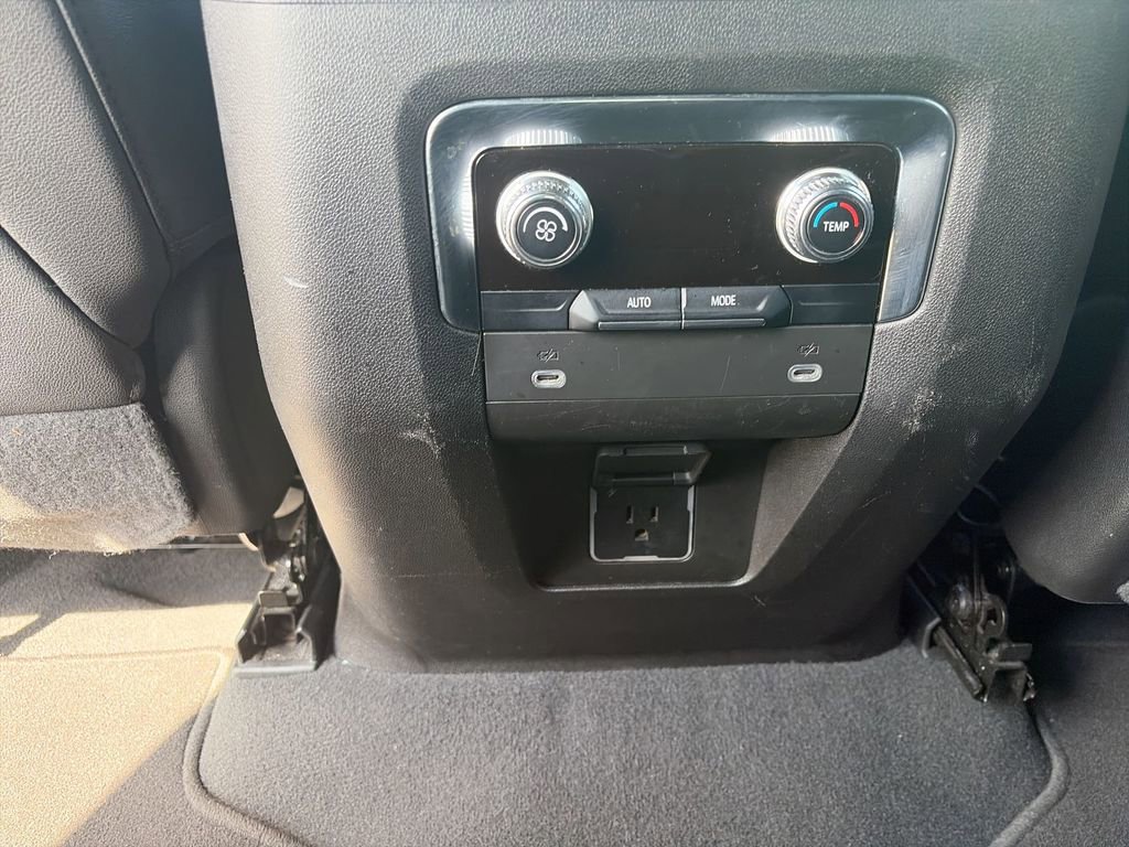 Used 2023 GMC Yukon SLT RWD image 25