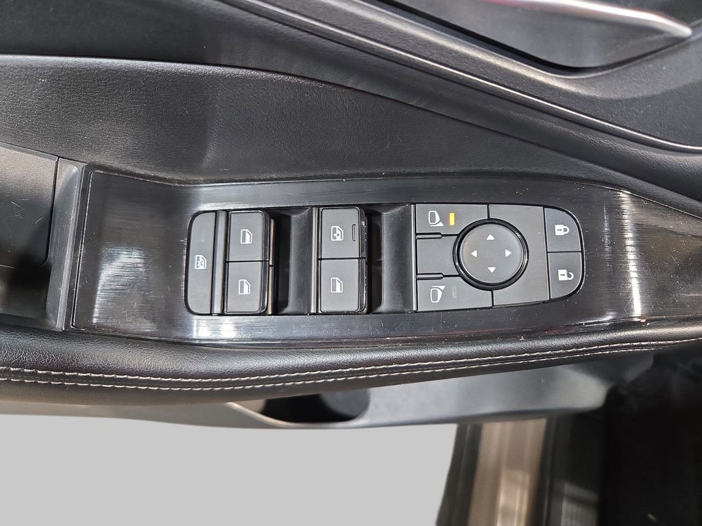 Used 2025 Nissan Rogue SV image 32