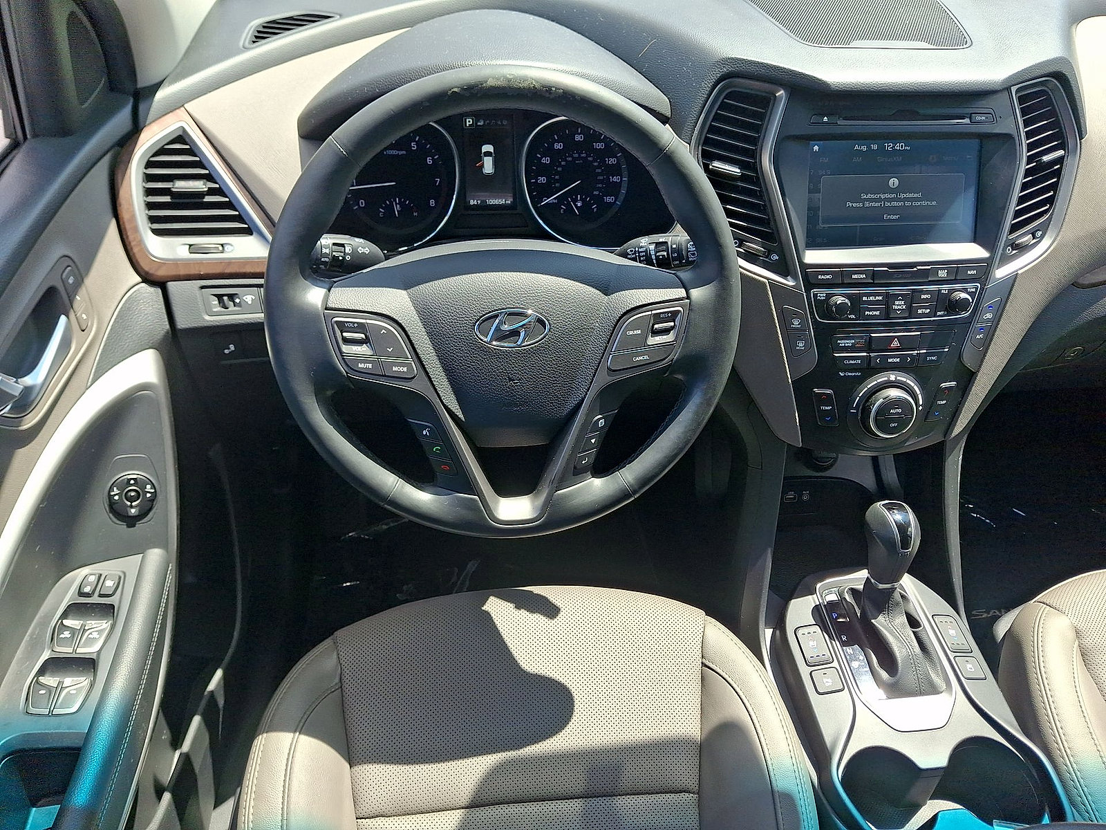 Used 2018 Hyundai Santa Fe Sport w/ 2.4L Tech Package 04 AWD/4WD image 21