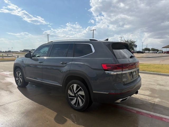 Used 2025 Volkswagen Atlas SEL AWD/4WD image 11