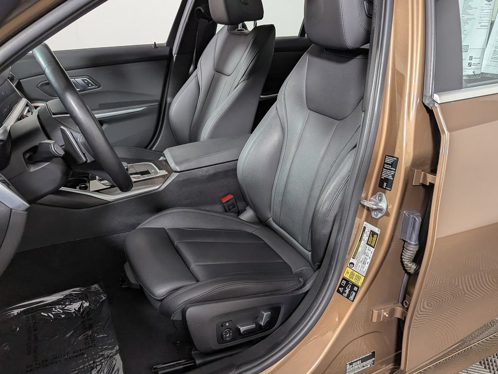 Used 2019 BMW 330i xDrive Sedan w/ Convenience Package AWD/4WD image 16