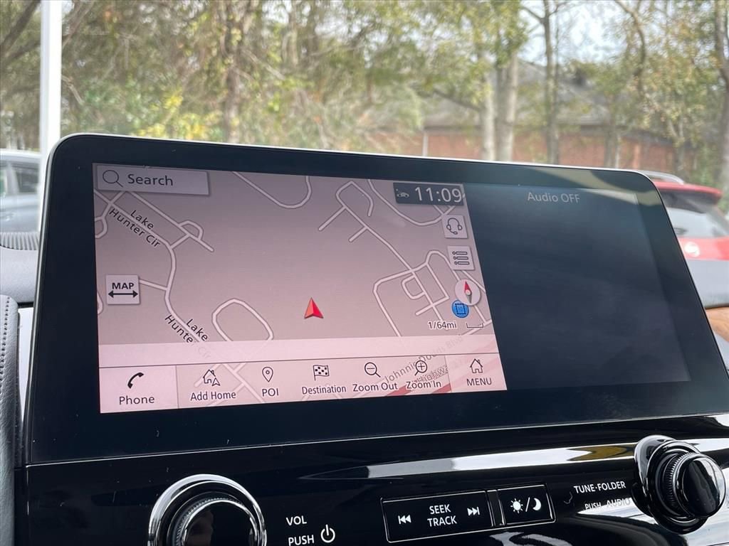 Used 2024 Nissan Armada SL w/ Captain's Chairs Package image 10