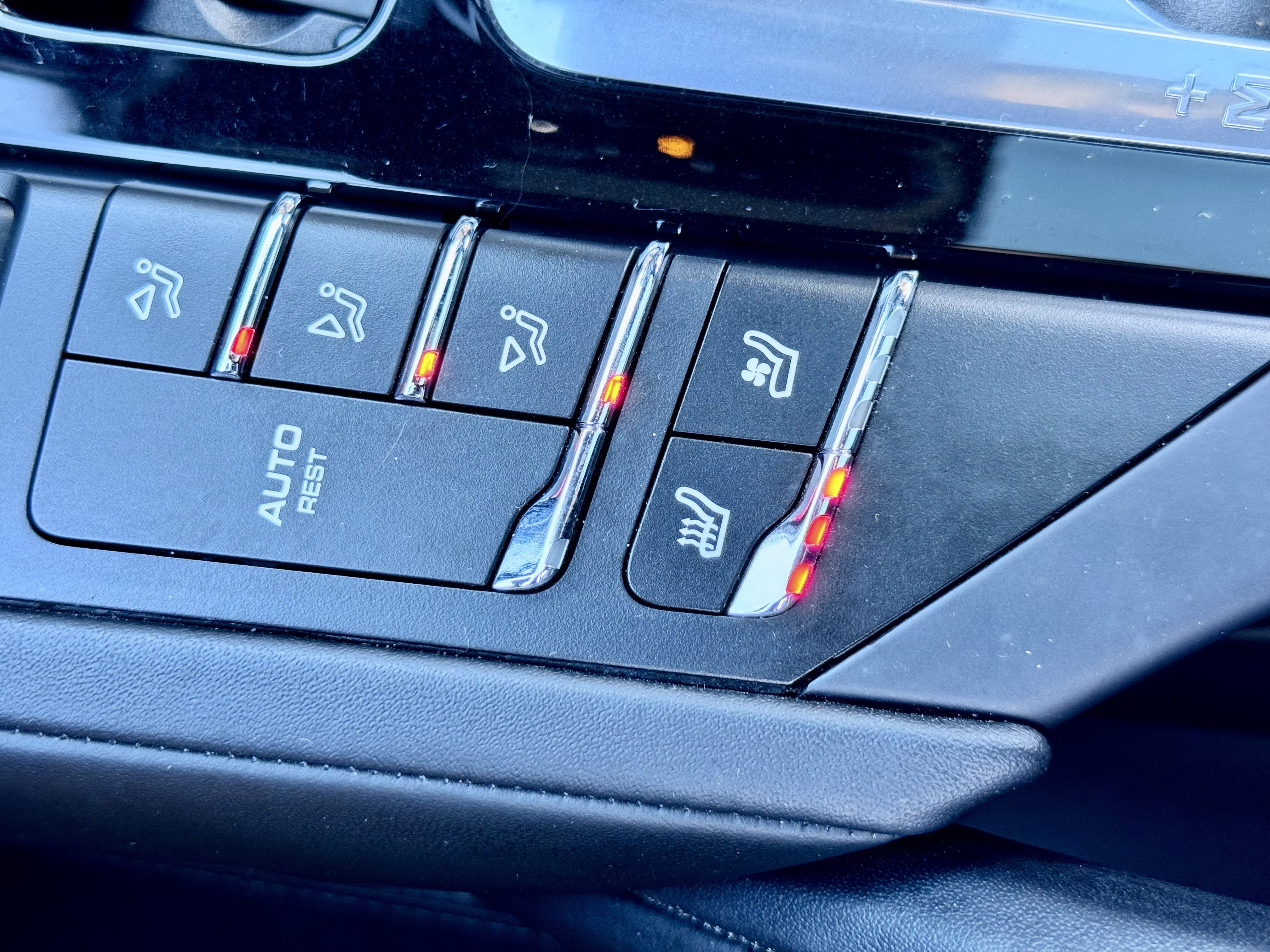 Used 2014 Porsche Cayenne Turbo S image 87