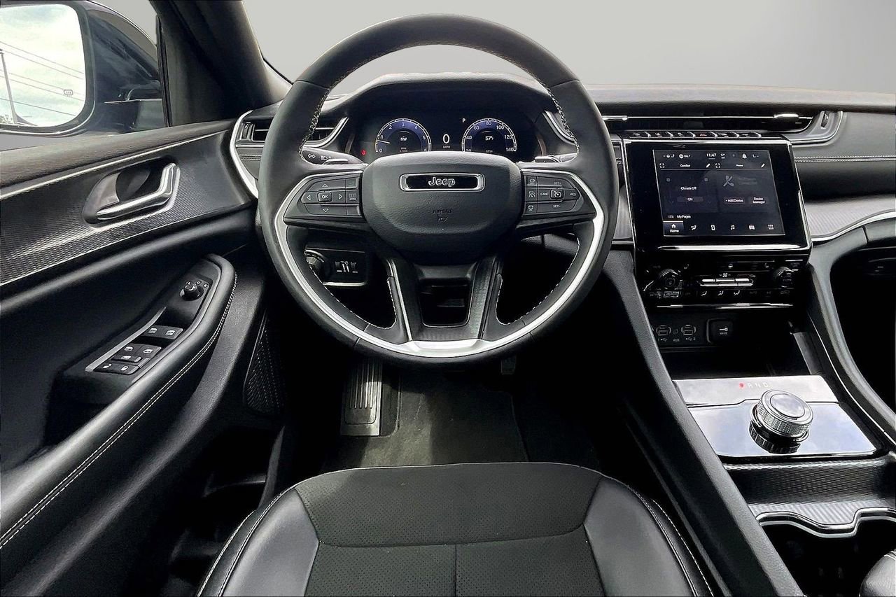 Certified 2025 Jeep Grand Cherokee L Altitude image 12