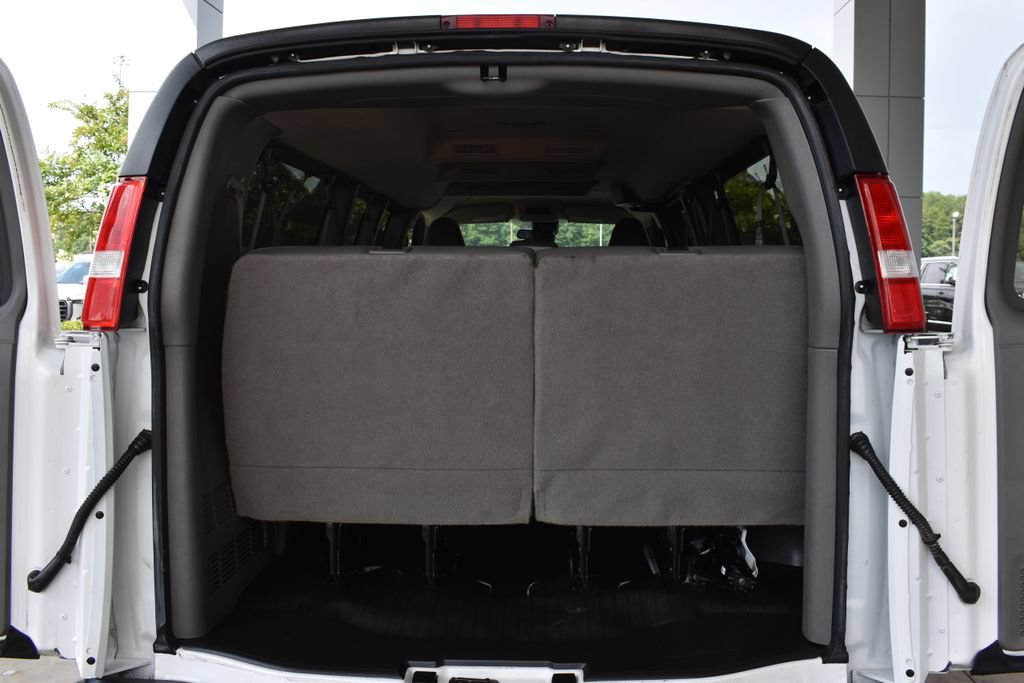 Used 2024 Chevrolet Express 3500 LS RWD image 10