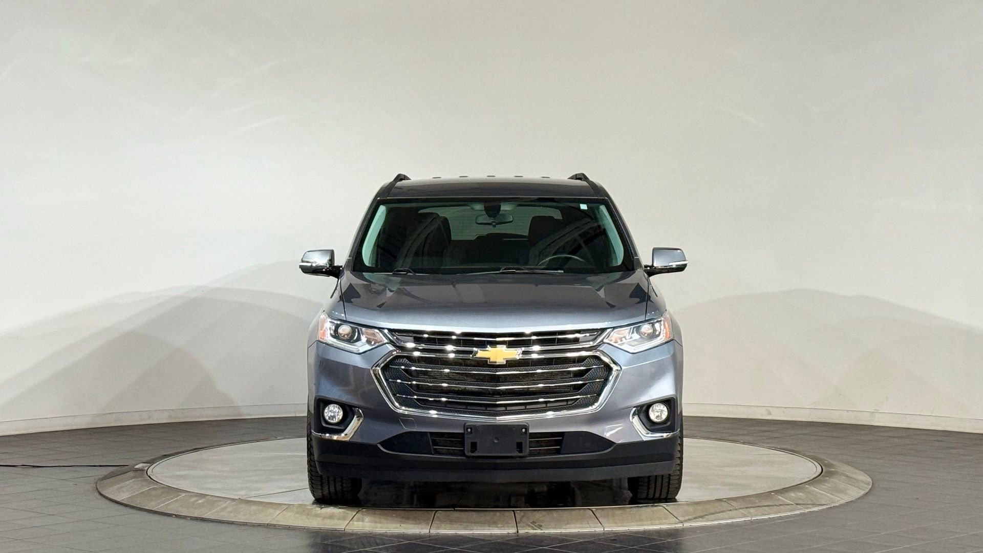 Used 2020 Chevrolet Traverse LT image 3