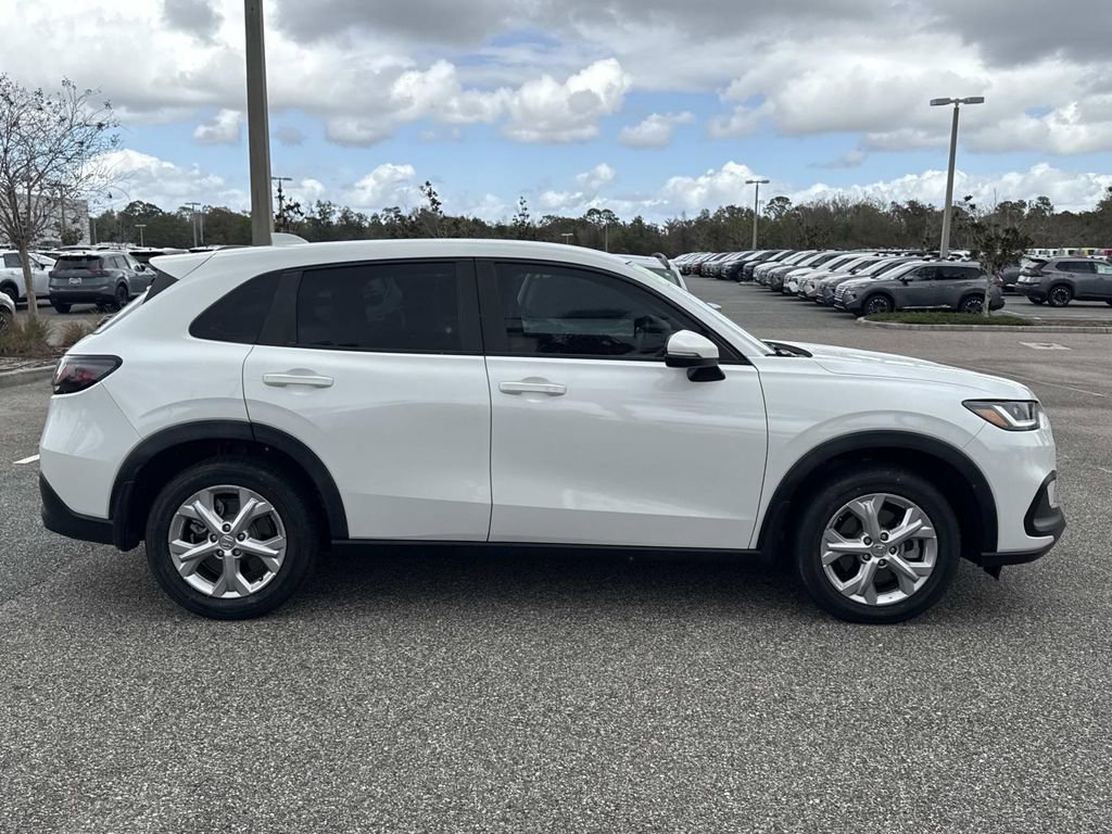 Used 2023 Honda HR-V LX image 2