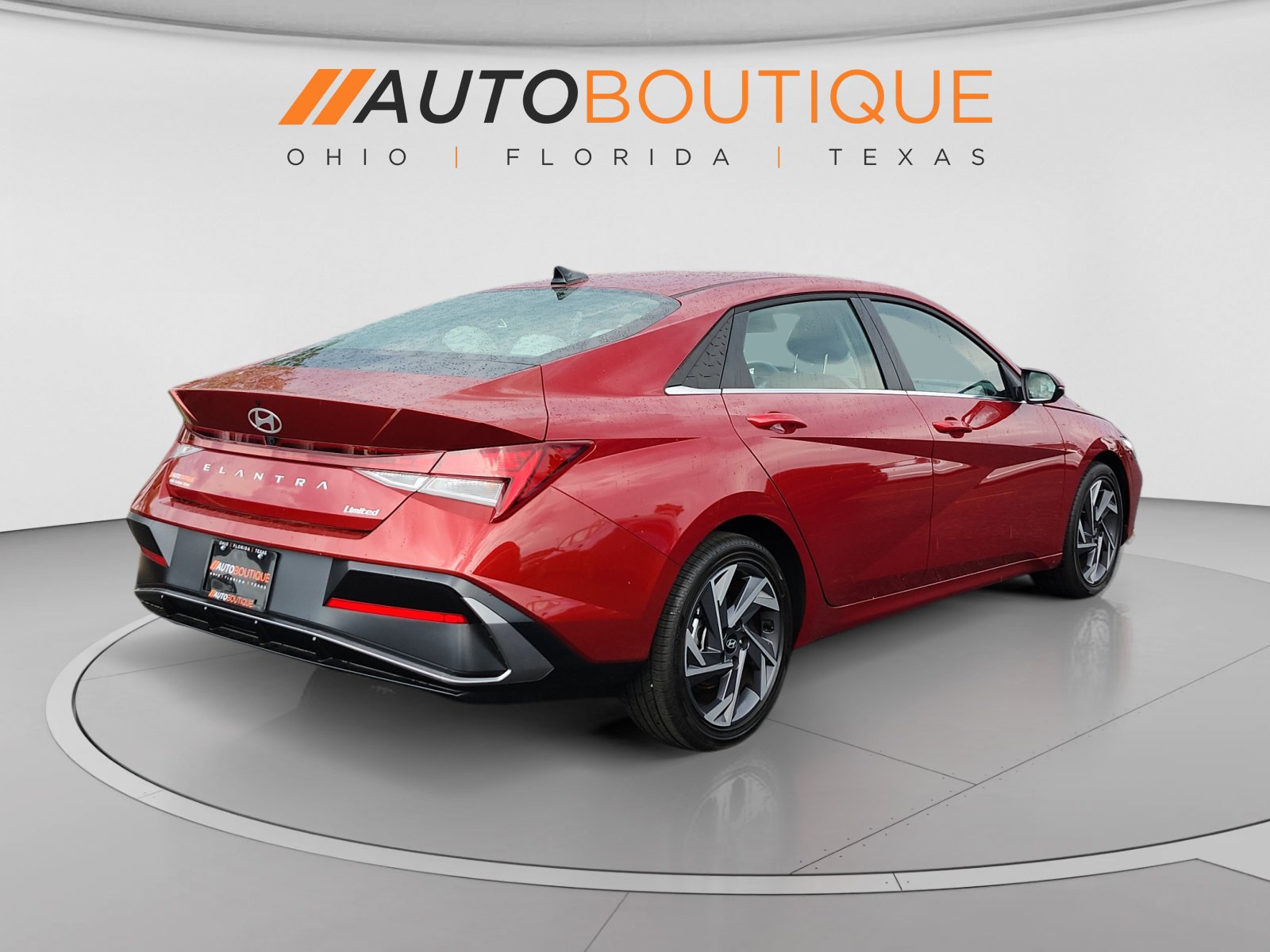 Used 2026 Hyundai Elantra Limited FWD image 5