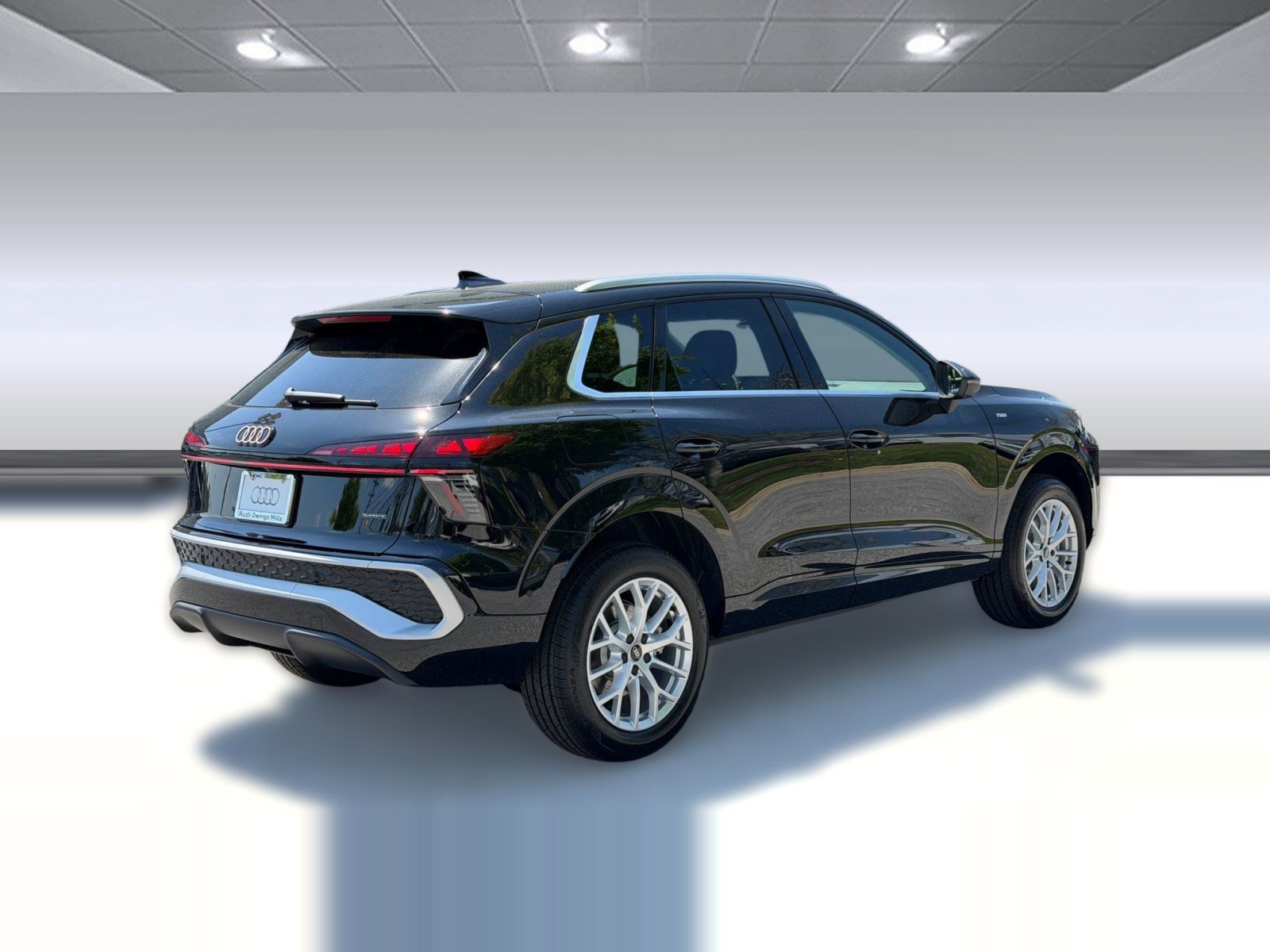 New 2026 Audi Q3 quattro 2.0T w/ Technology Package AWD/4WD image 9