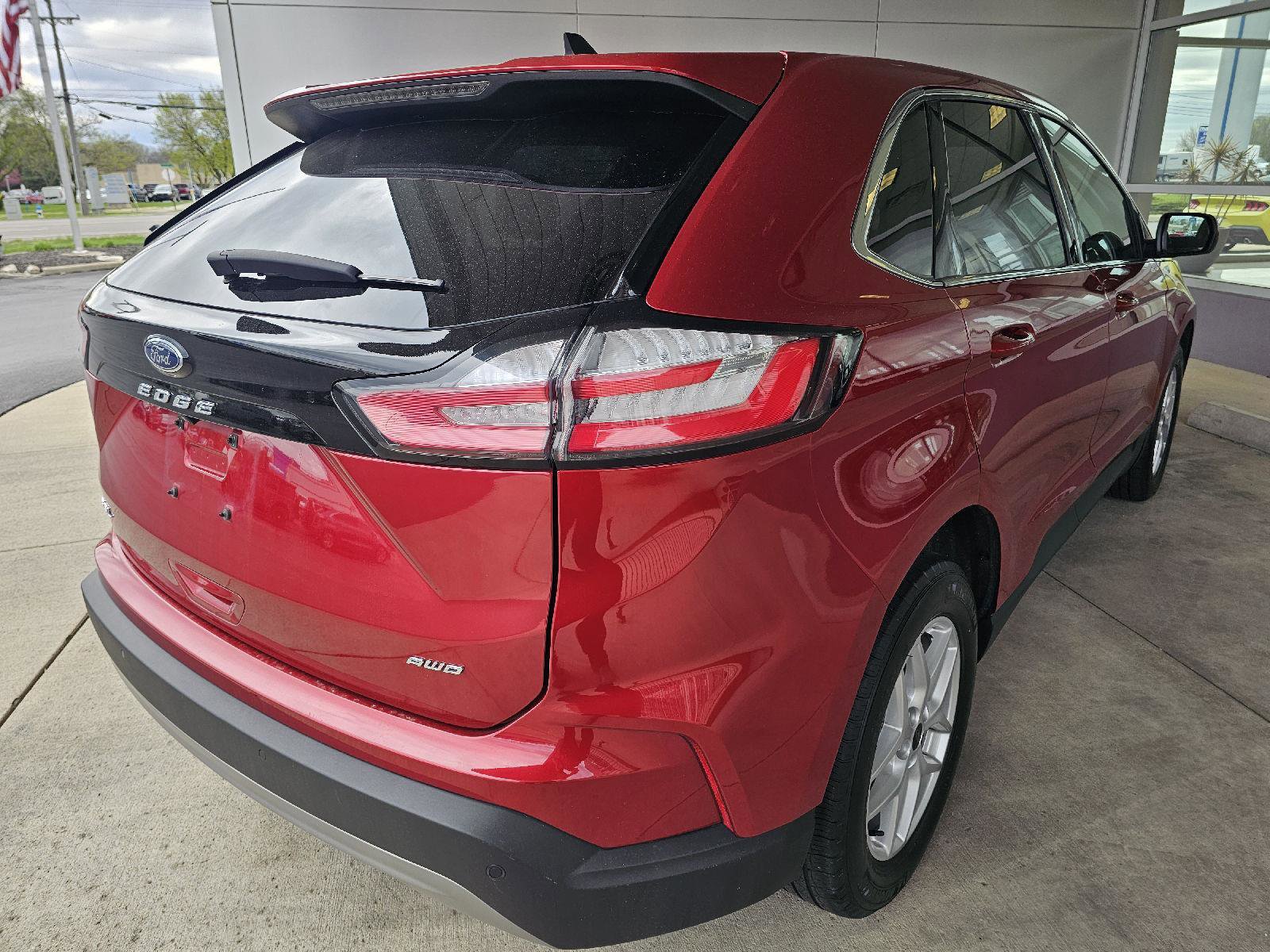 Used 2023 Ford Edge SEL w/ Convenience Package AWD/4WD image 5