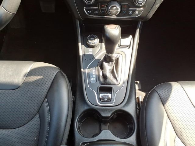 Certified 2022 Jeep Cherokee Latitude Lux w/ Sun & Sound Group AWD/4WD image 24