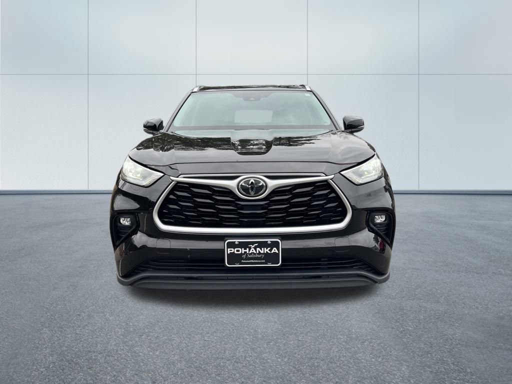 Used 2020 Toyota Highlander XLE image 3
