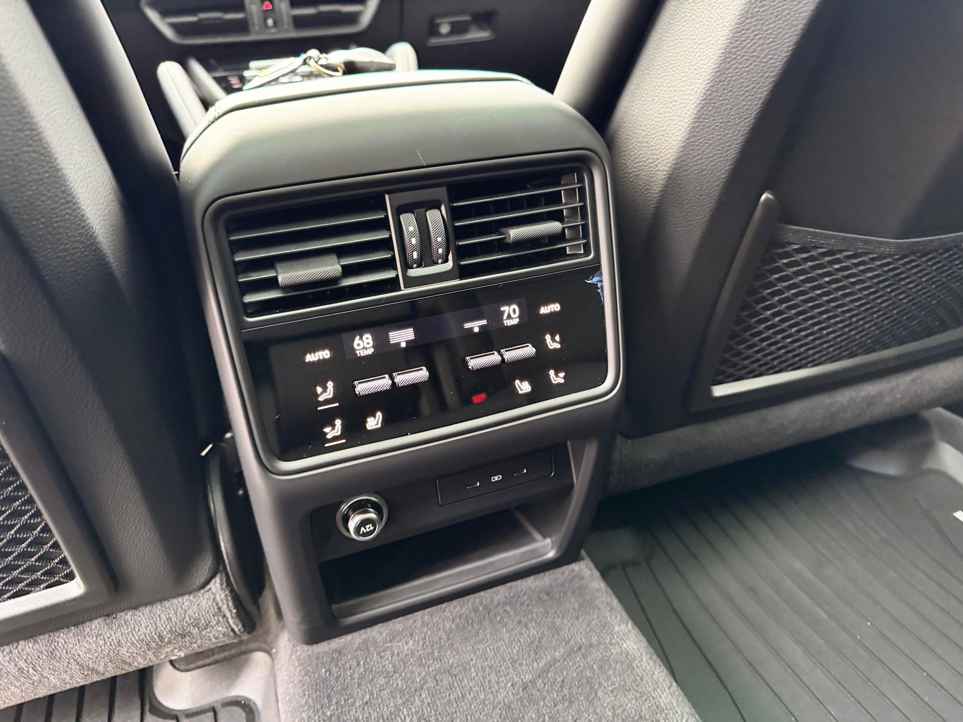 Used 2025 Porsche Cayenne GTS image 36