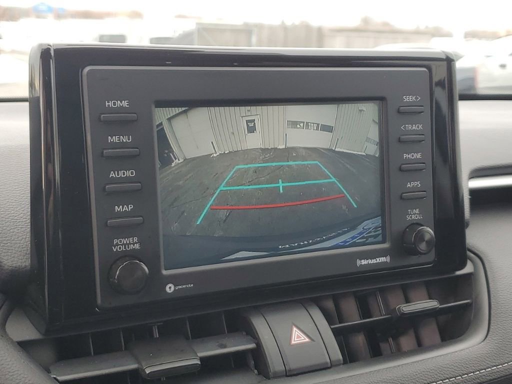 Used 2021 Toyota RAV4 LE image 22