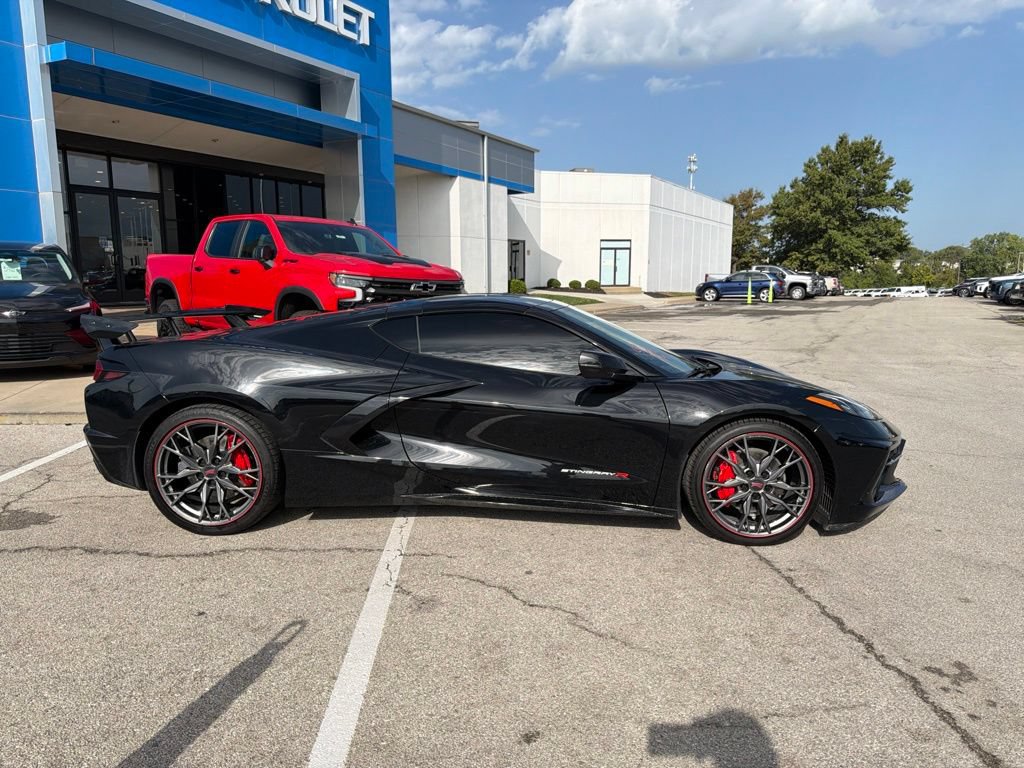 Used 2024 Chevrolet Corvette Stingray Premium Cpe RWD image 2