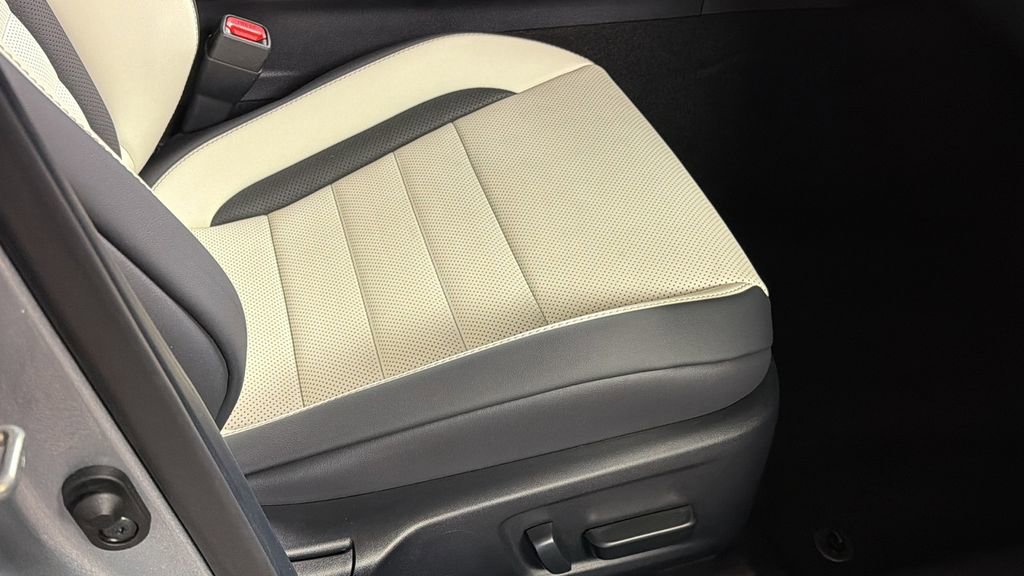 Used 2025 Lexus IS 350 F Sport w/ Navigation Package image 12