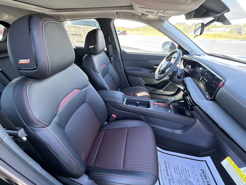New 2026 Nissan Kicks SR w/ SR Premium Package AWD/4WD image 25