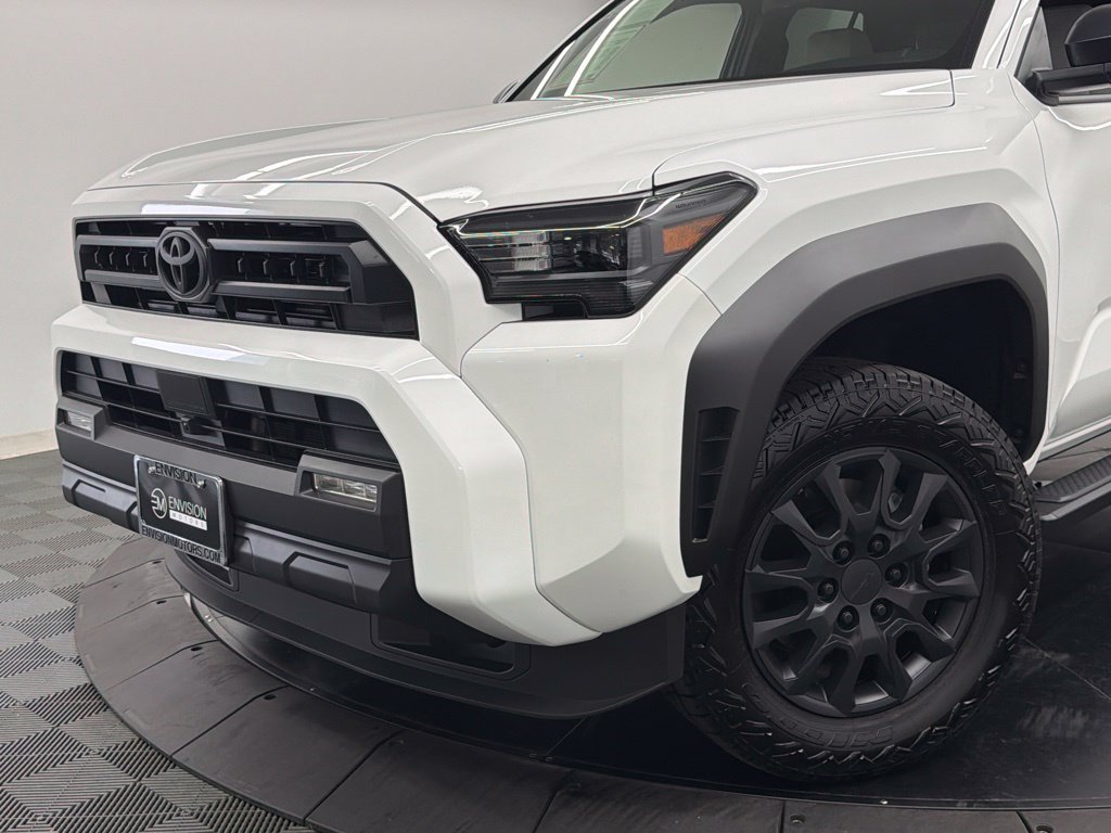 Certified 2026 Toyota 4Runner SR5 AWD/4WD image 4
