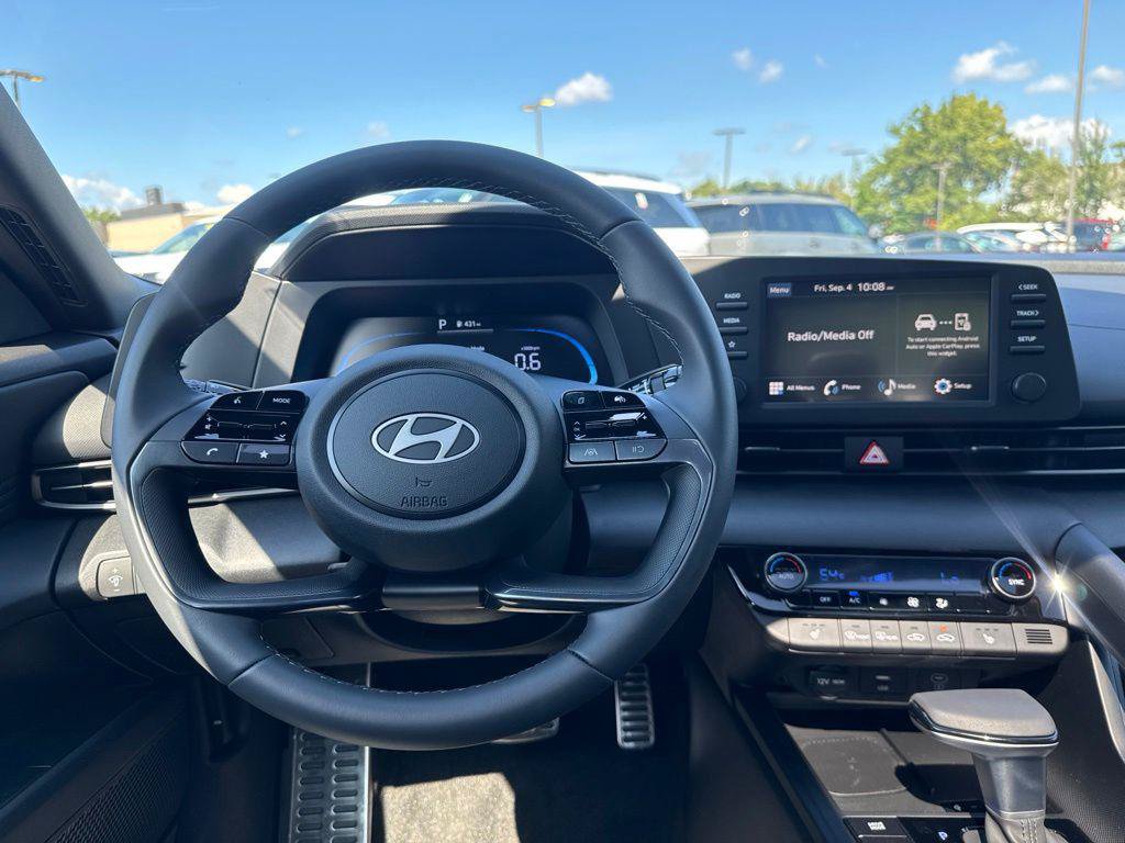 New 2026 Hyundai Elantra SEL Sport FWD image 22