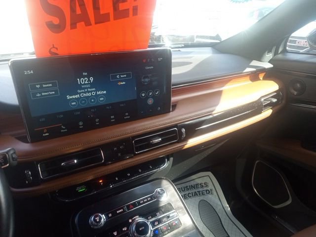 Used 2021 Lincoln Nautilus Reserve image 24