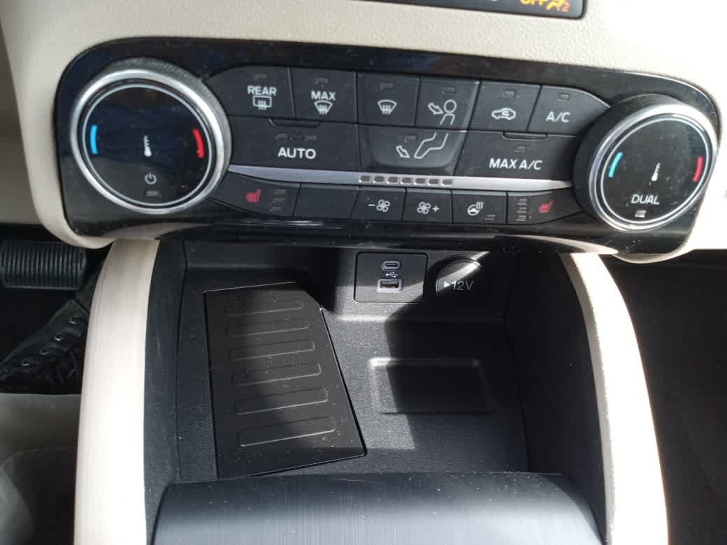 Used 2022 Ford Escape SEL w/ Technology Package AWD/4WD image 19