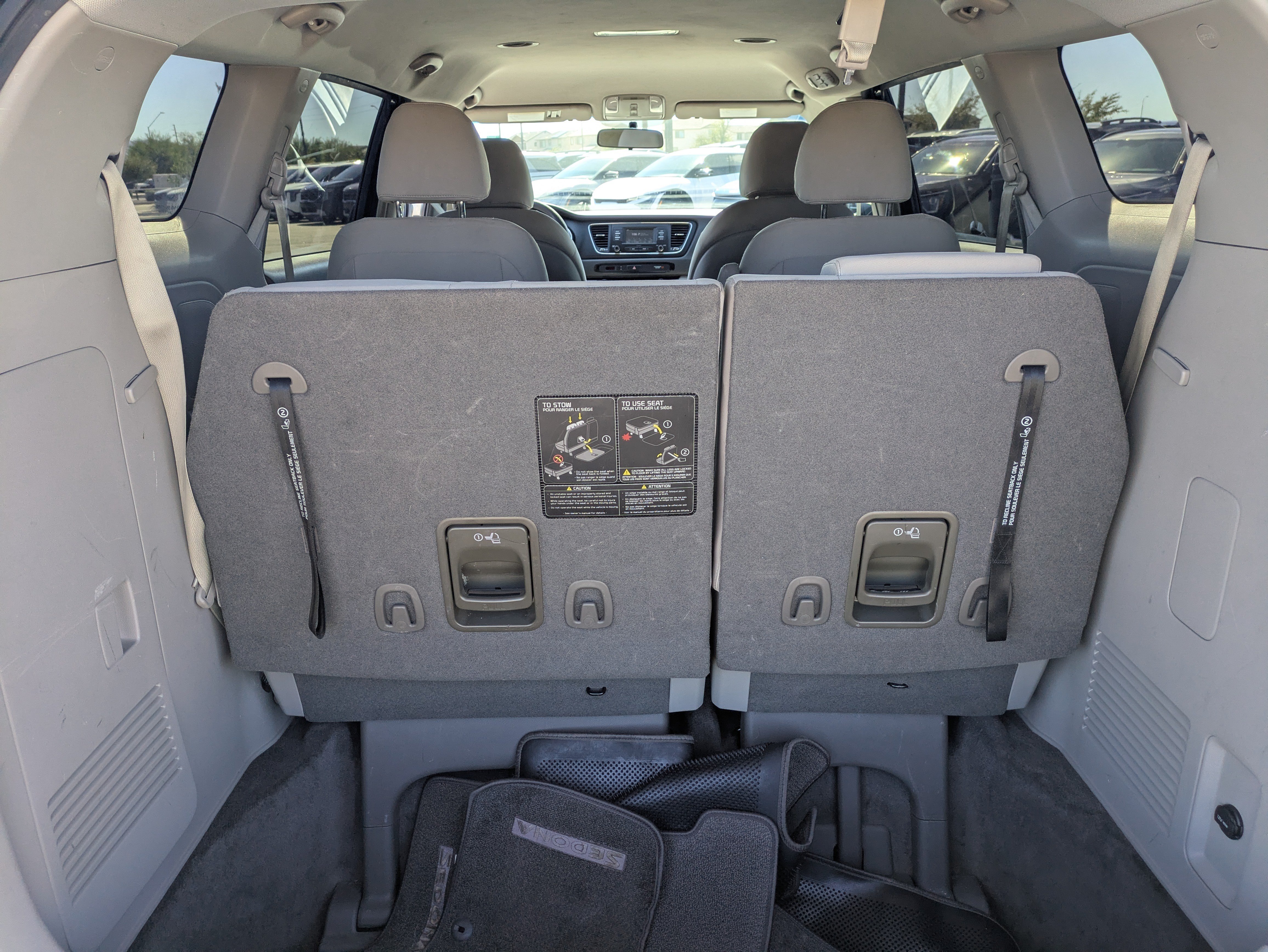 Used 2017 Kia Sedona L FWD image 10