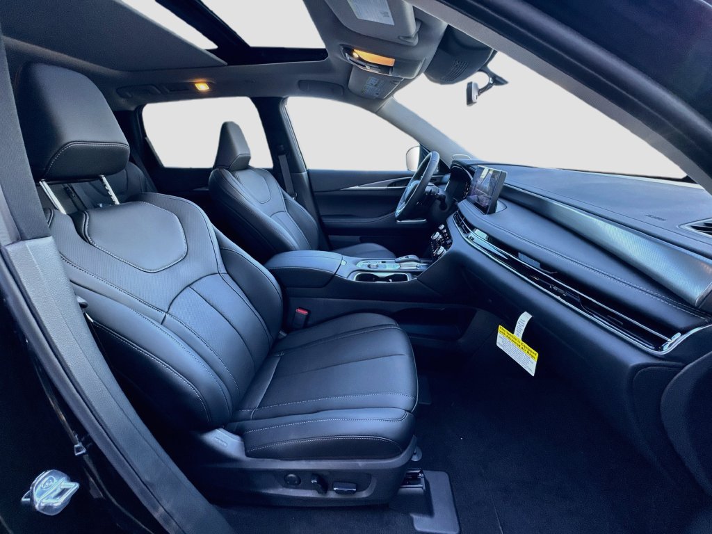 Used 2027 INFINITI QX60 Luxe w/ Cargo Package FWD image 32