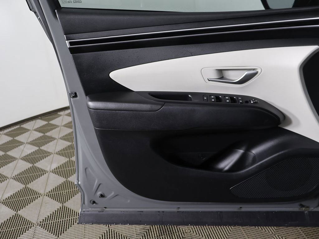Used 2024 Hyundai Tucson SE image 19