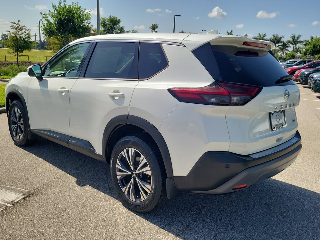 Used 2021 Nissan Rogue SV FWD image 4