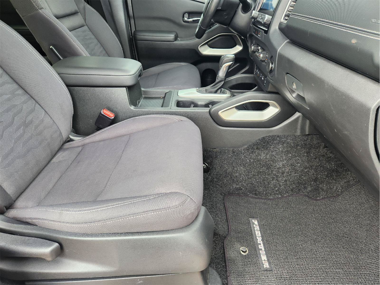 Used 2024 Nissan Frontier SV w/ SV Convenience Package RWD image 14