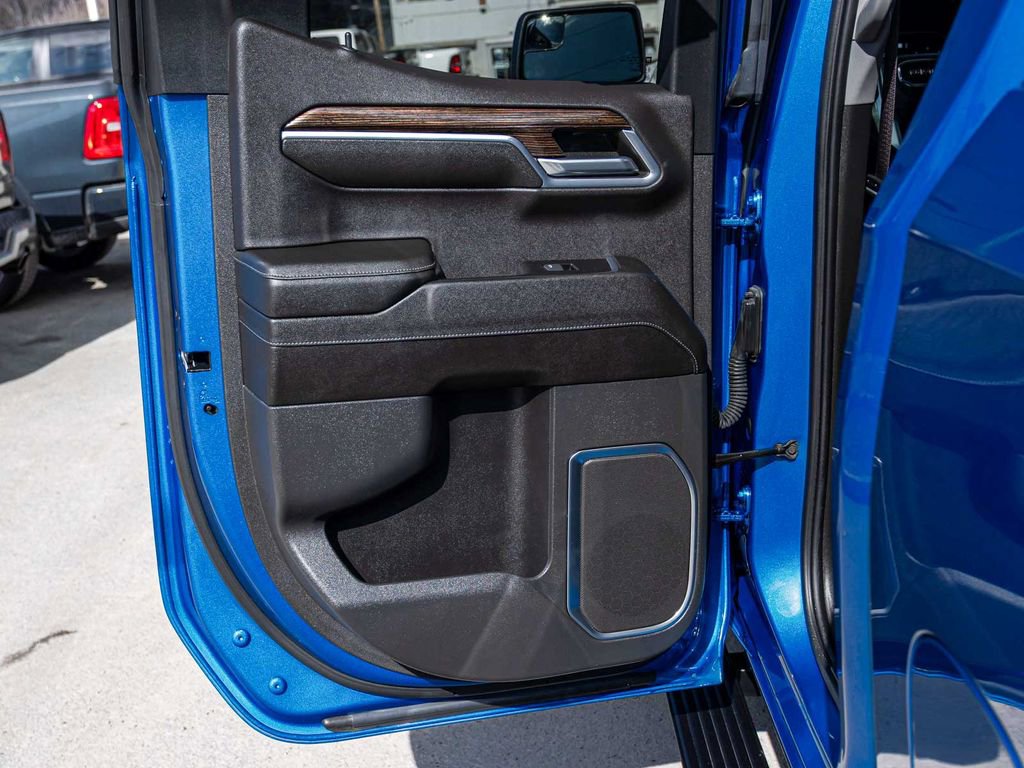 Used 2023 GMC Sierra 1500 Elevation image 13