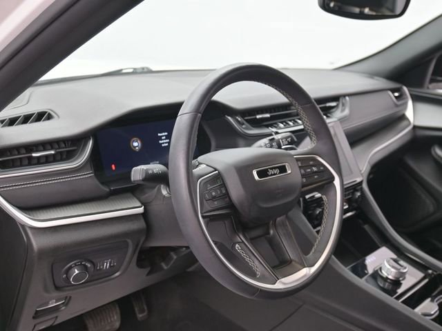 Used 2023 Jeep Grand Cherokee Altitude image 15