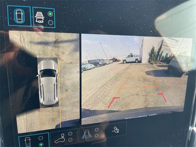 Used 2025 GMC Acadia Elevation image 17