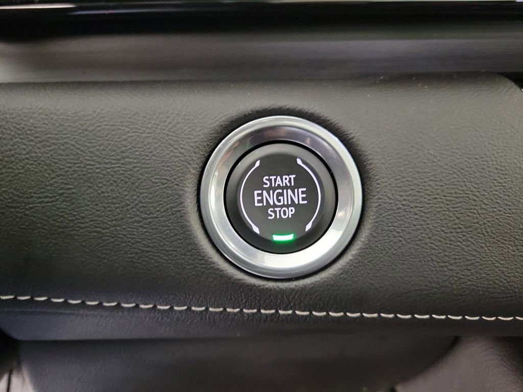 Used 2023 Cadillac Escalade ESV Sport w/ LPO, ONYX Package image 31