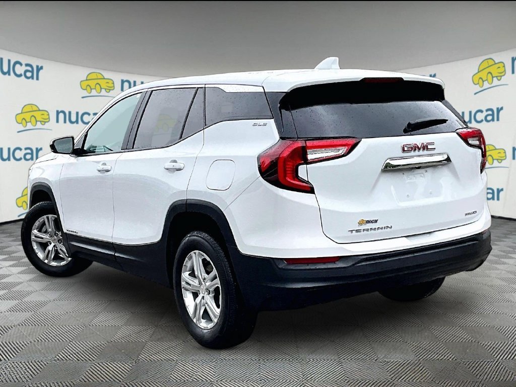 Used 2024 GMC Terrain SLE AWD/4WD image 4