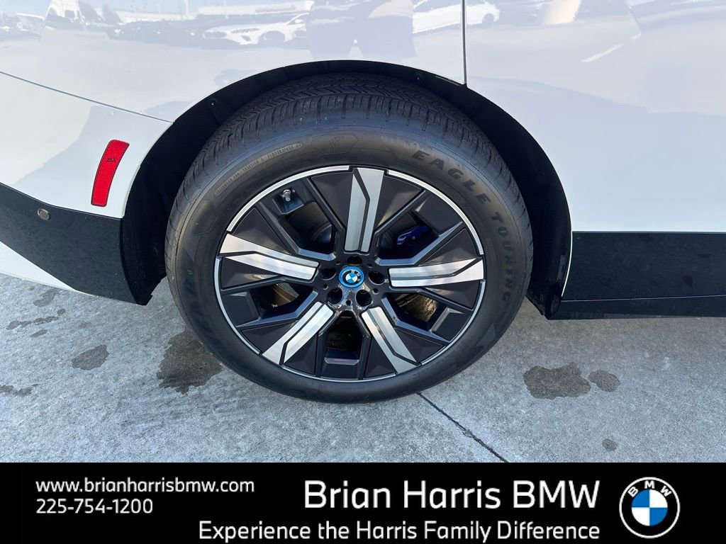 Certified 2025 BMW iX xDrive50 w/ Sport Package image 33