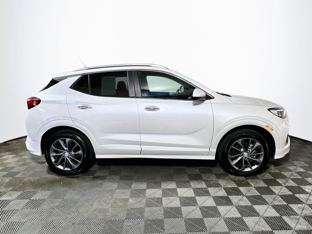 Used 2023 Buick Encore GX Select w/ Sport Touring Package AWD/4WD image 8
