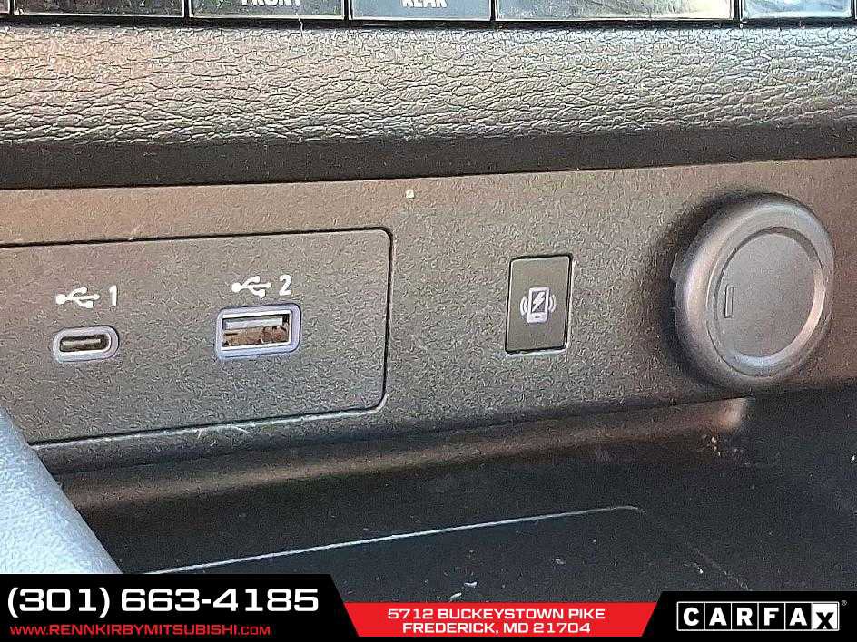 Used 2024 Mitsubishi Outlander SE image 25