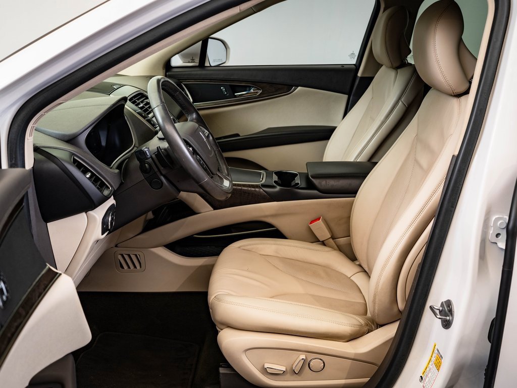 Used 2019 Lincoln Nautilus Select image 18