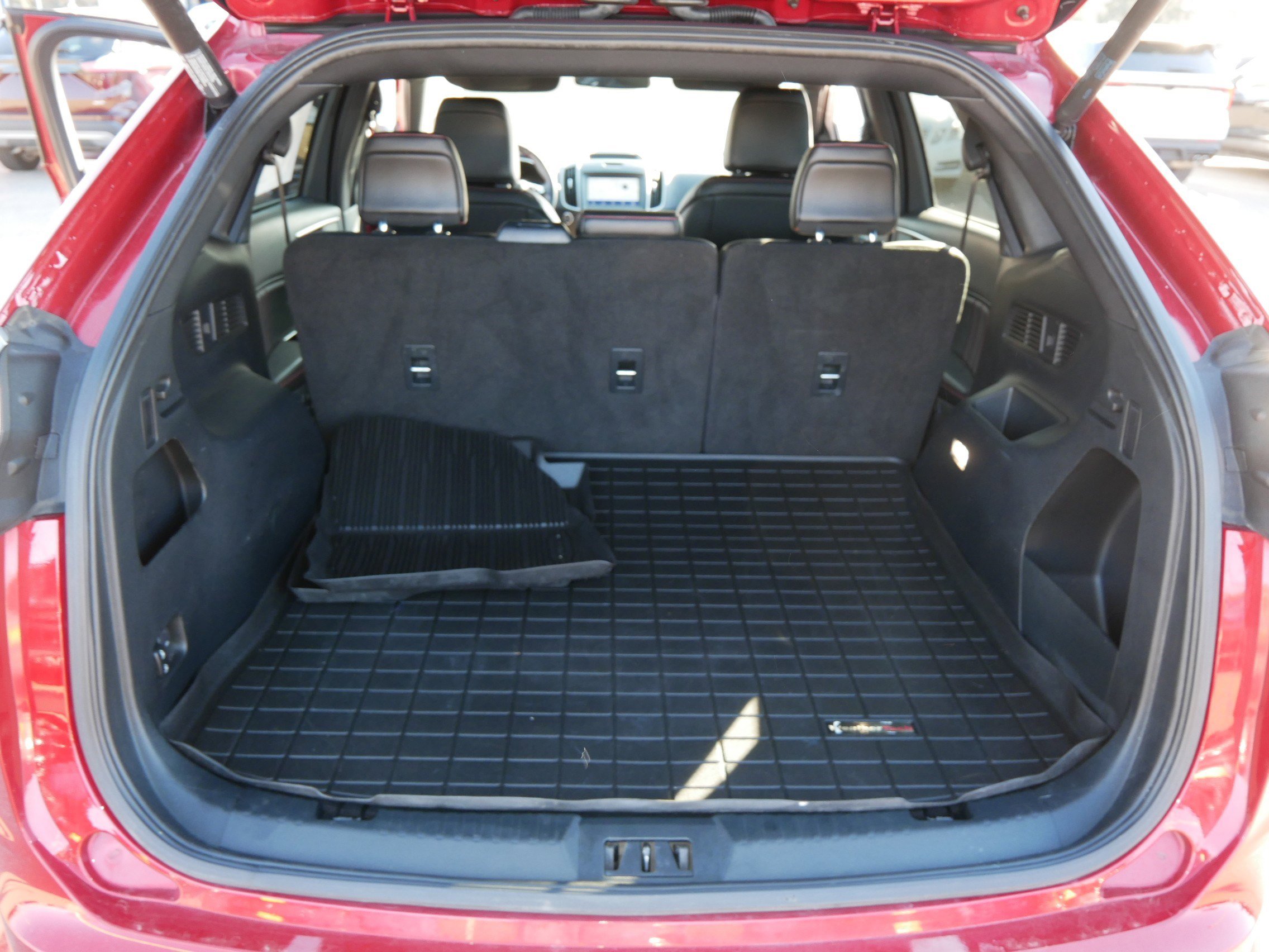 Used 2020 Ford Edge ST-Line w/ Cold Weather Package AWD/4WD image 18