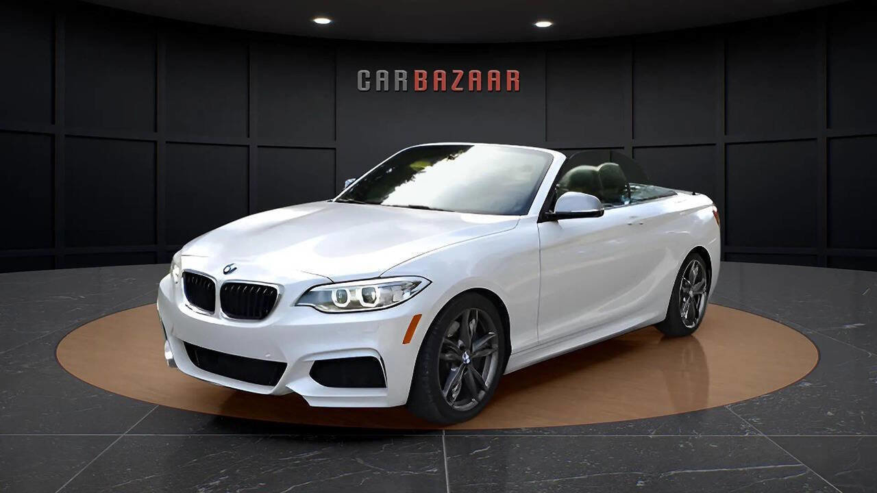 Used 2015 BMW M235i Convertible image 1