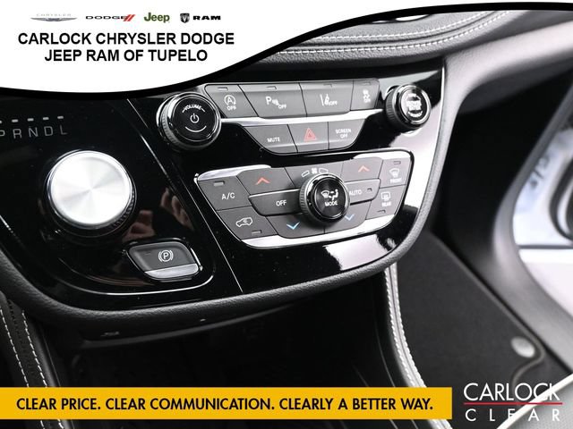 New 2026 Chrysler Pacifica Limited w/ Uconnect Theater Family Group FWD image 24