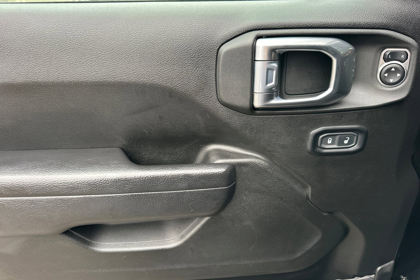 Used 2022 Jeep Wrangler Unlimited Rubicon w/ LED Lighting Group image 11