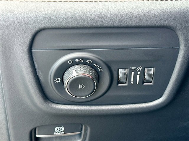 Certified 2022 Jeep Grand Cherokee Summit image 10