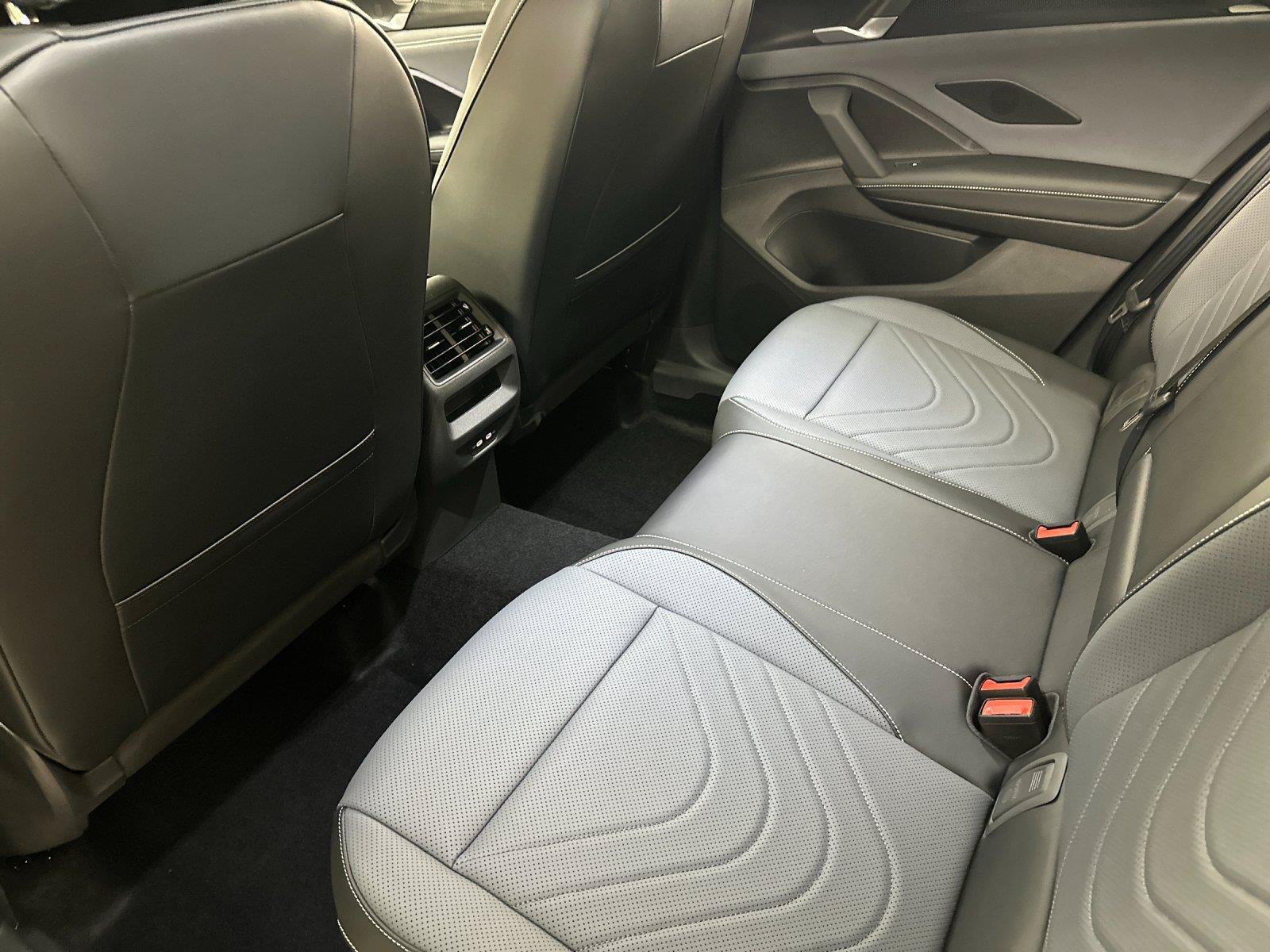 New 2026 Volkswagen Tiguan SE AWD/4WD image 11